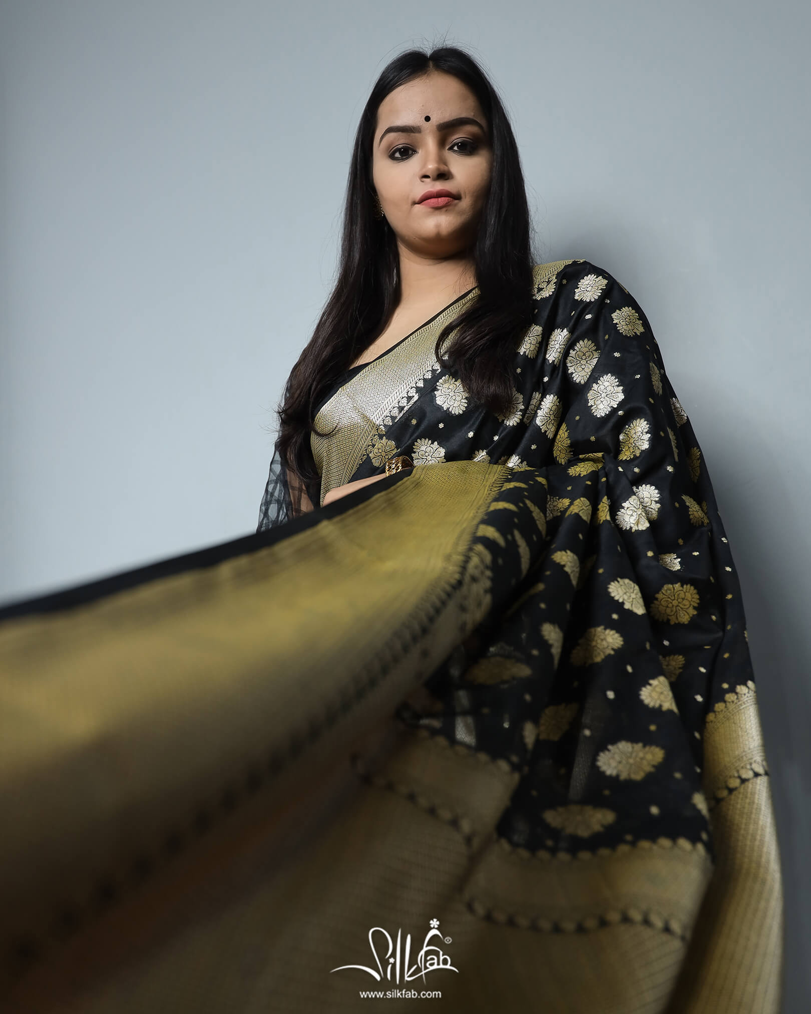 Silkfab Women Banarasi Silk Saree Khaddi Floral Konia Black - SILKFAB